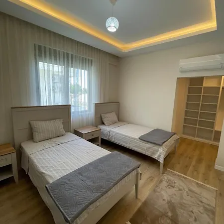 빌라 Serenitygardenholiday 8 *