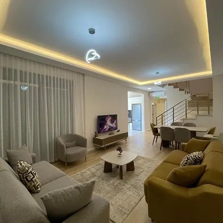 Serenitygardenholiday 8 *